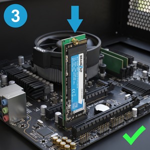 Montage Schritt 3 – Karte in PCIe-Steckplatz stecken